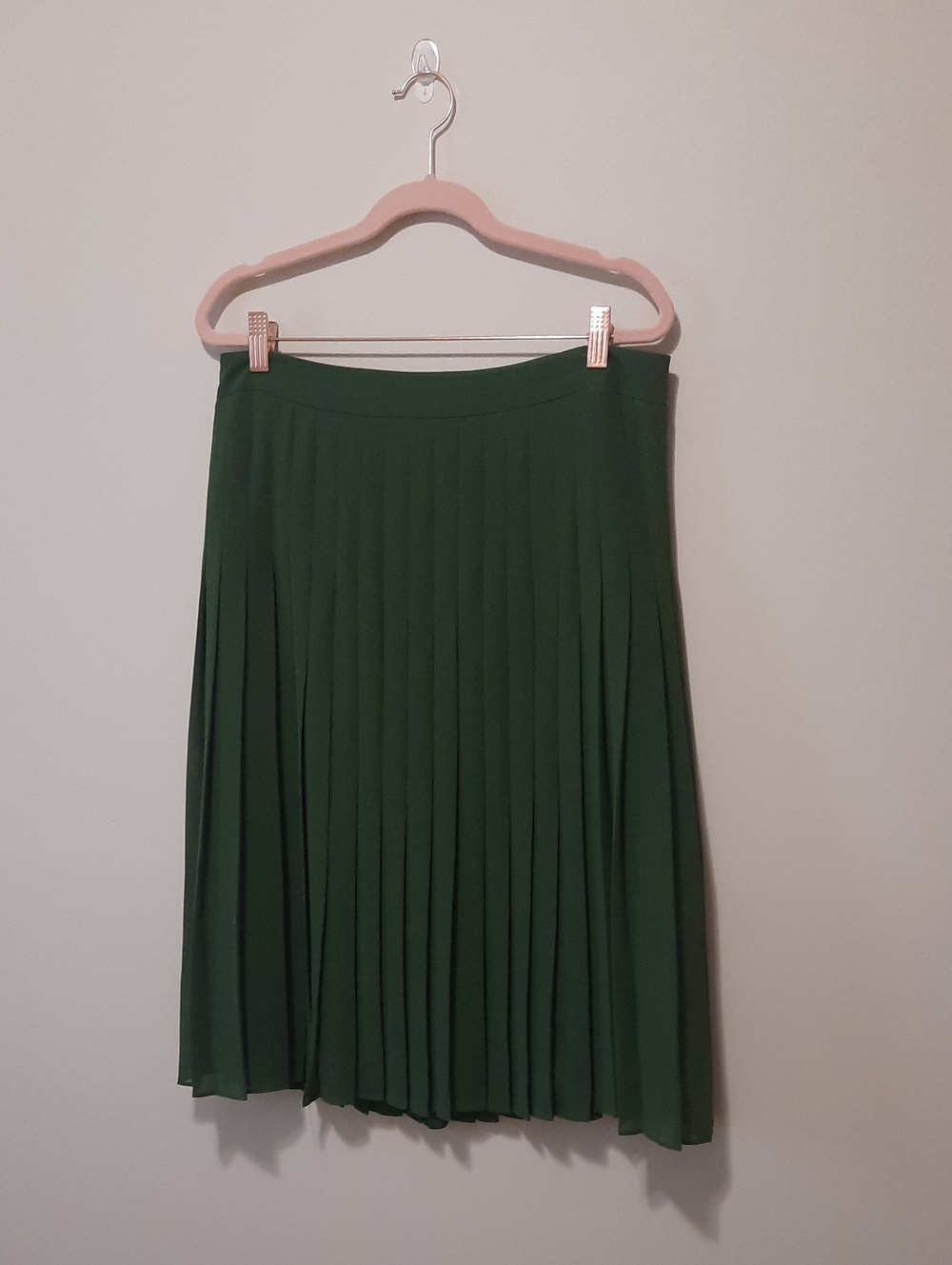 Ann Taylor Dark Green Pleated Midi Skirt